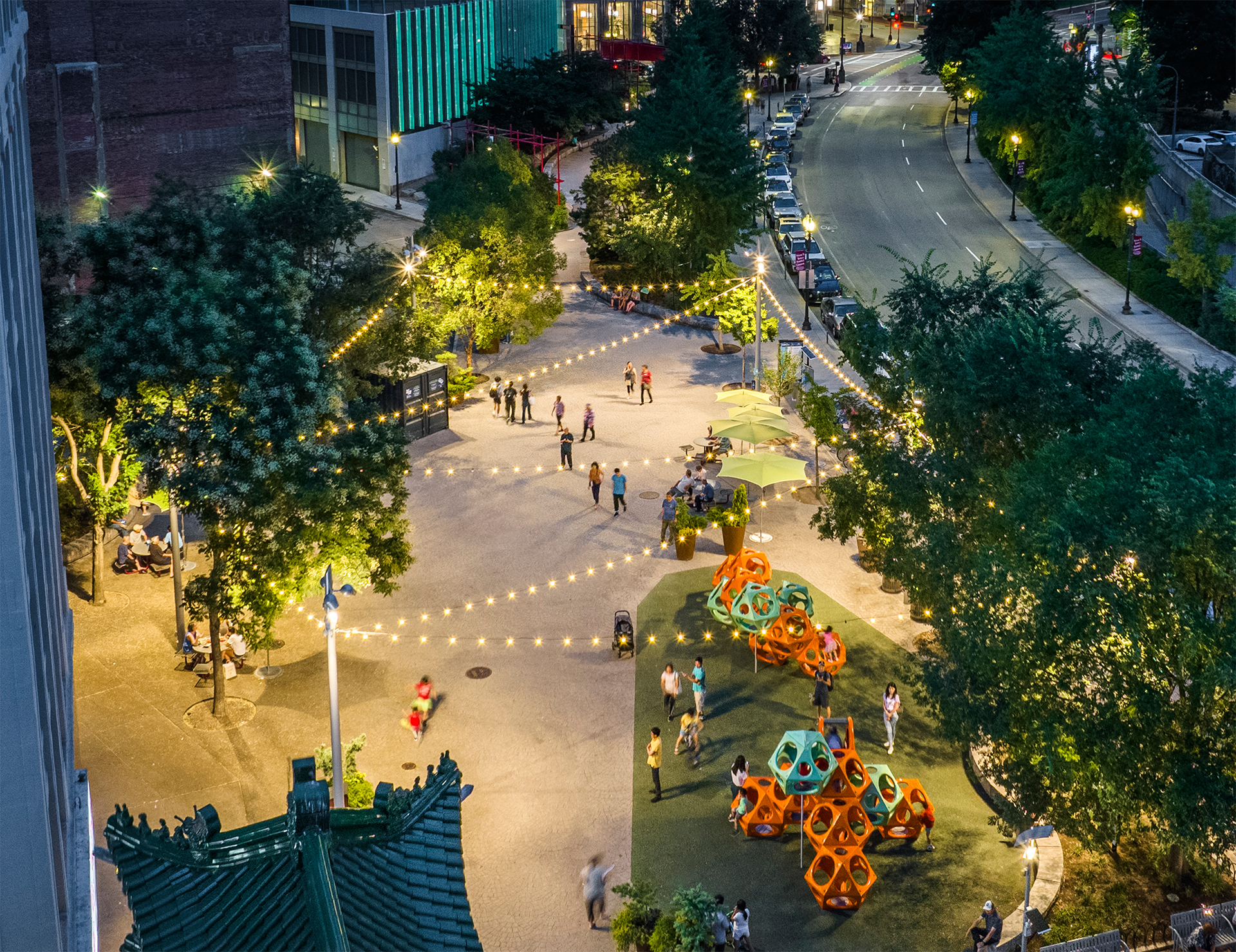 photo of the Serpentine Path Lighting