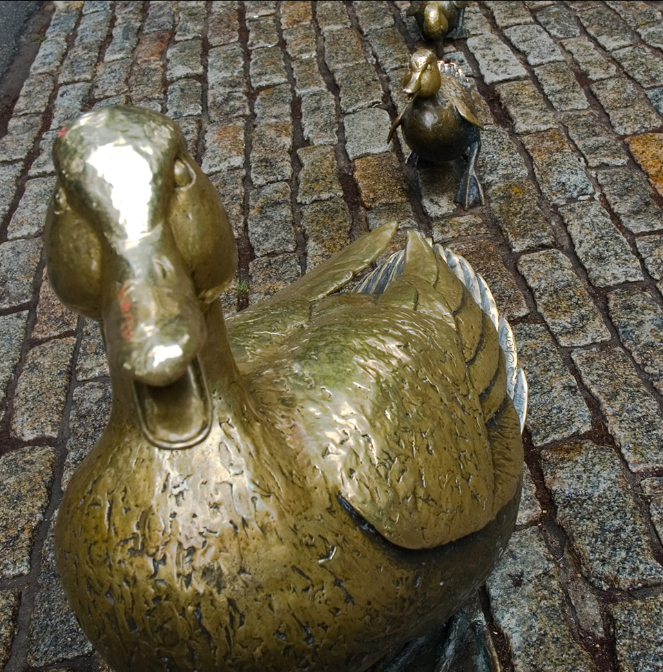photo of the Make Way for Ducklings sculpture